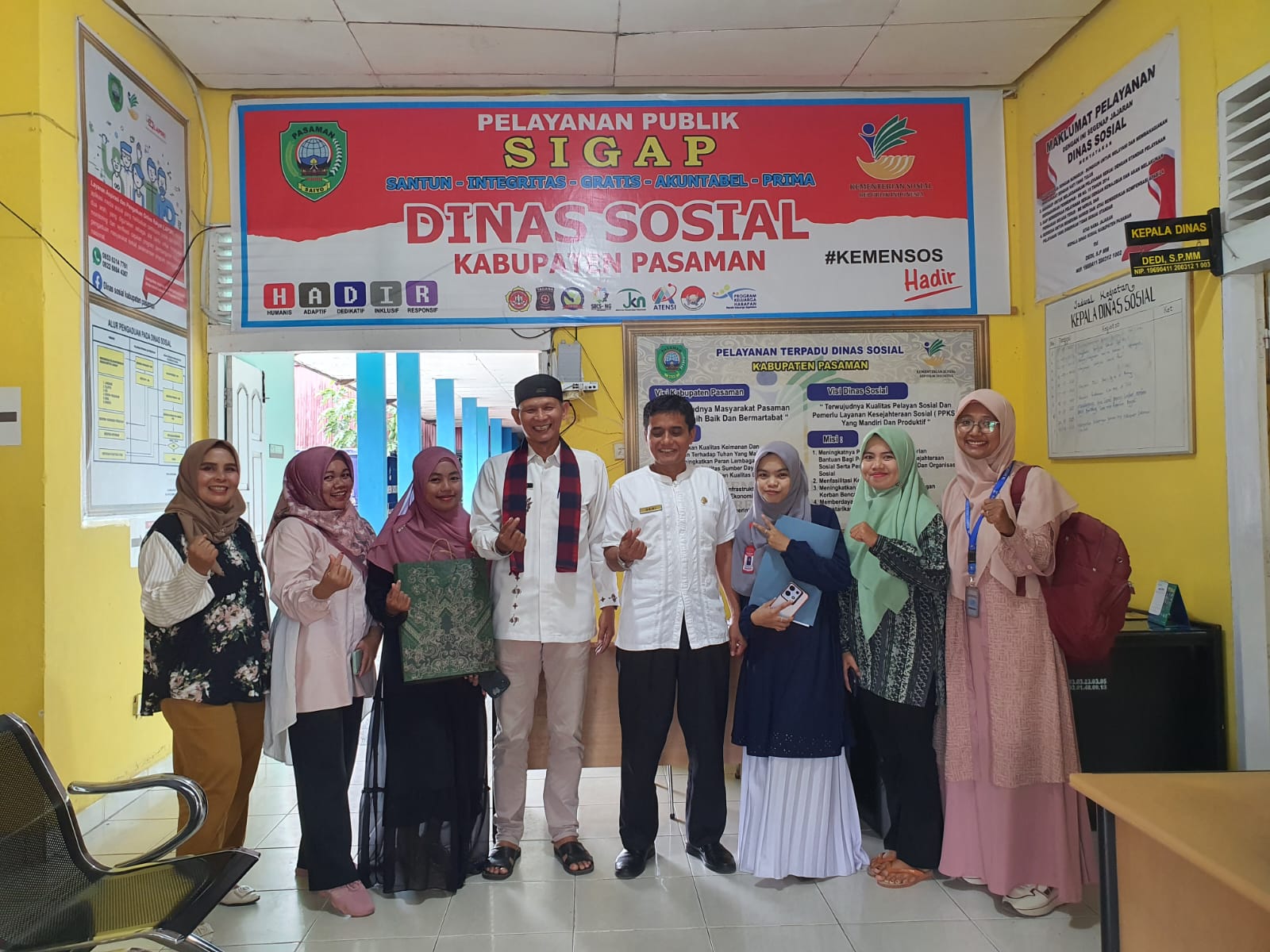 Dinas Sosial Melelakukan Pelepasan anak Magang dari Universitas PGRI Sumatera Barat 2024